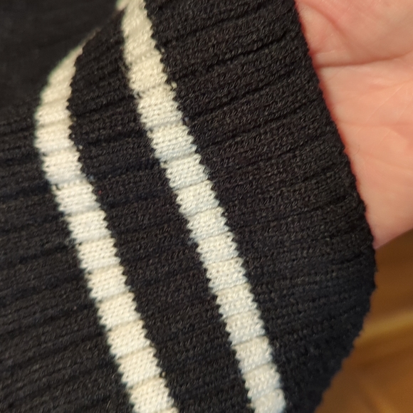 Black & White H&M Divided XL Reg Length V Neck Sweater Vest - Picture 5 of 5